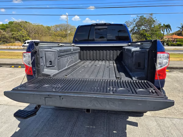2017 Nissan Titan