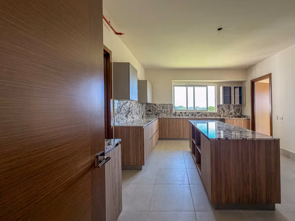 Apartment for Sale in Santa María Panama – Brand New Luxury Residence with Golf Views