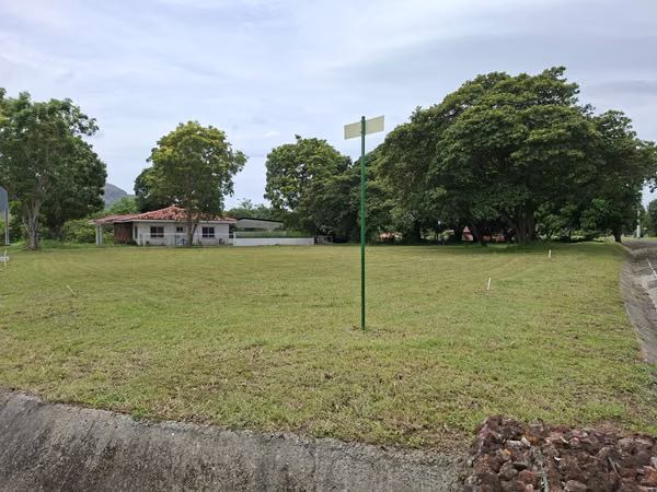 TERRENO PLANO 754 M2 BEJUCO CHAME ESQUINA US$42000