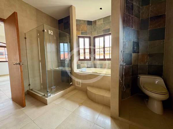 Venta Casa esquina El Doral – Remate Bancario