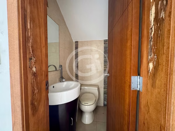 Venta Casa esquina El Doral – Remate Bancario