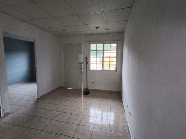 Casa Urb Los Flamingos 2r, 1b $250 x mes