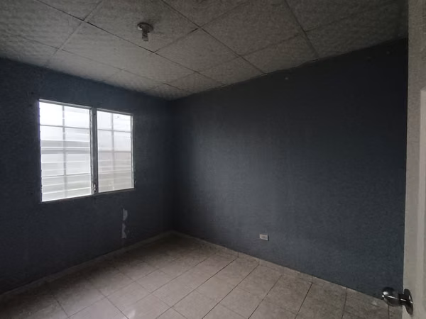 Casa Urb Los Flamingos 2r, 1b $250 x mes