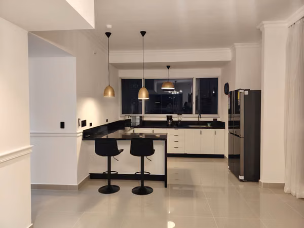 Modern and fully furnished apartment in a prime central location.