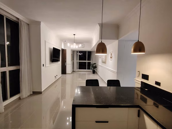Modern and fully furnished apartment in a prime central location.