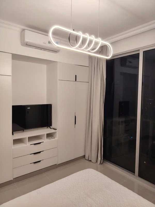 Modern and fully furnished apartment in a prime central location.