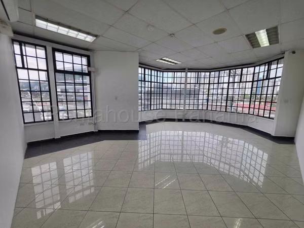 Commercial Building For Rent in El Dorado YM