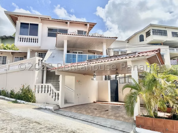 House for sale in Altos de Santa Maria EH