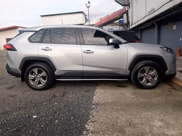 TOYOTA RAV4 2024
