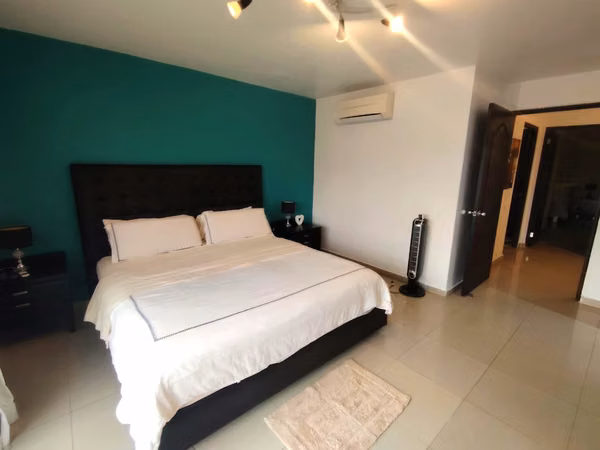 Full Amoblado apartment in Obarrio - 124; 190m ² - 124; 3 rooms with bathroom