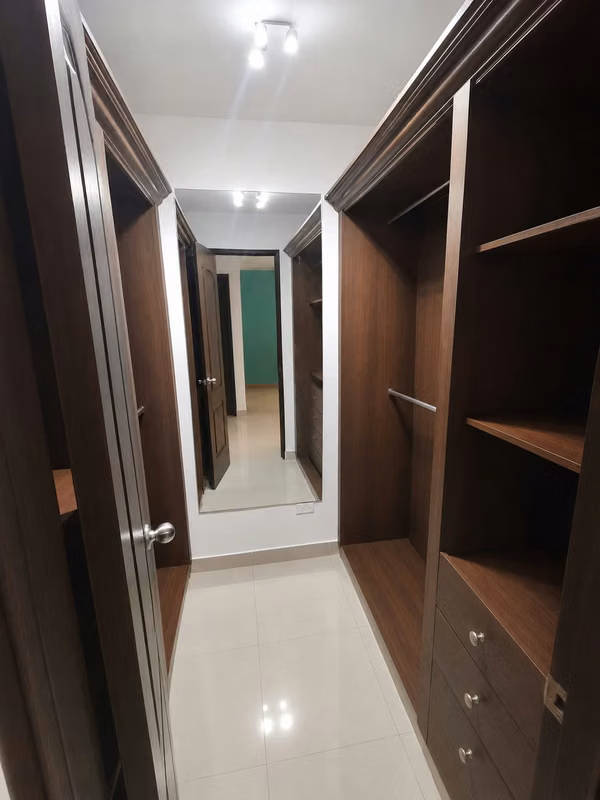 Full Amoblado apartment in Obarrio - 124; 190m ² - 124; 3 rooms with bathroom