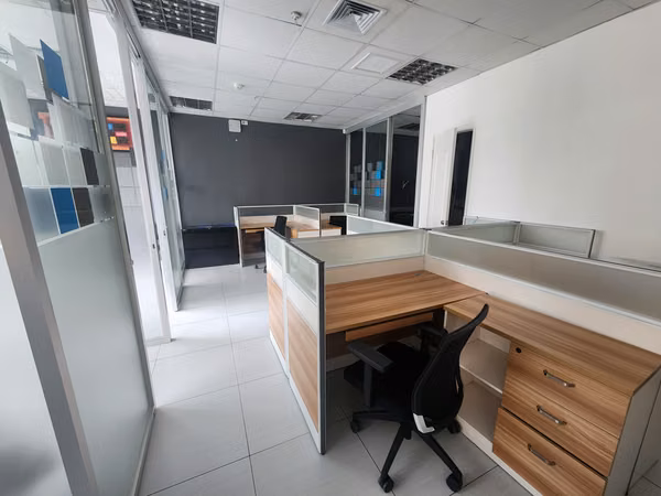 Office in Obarrio Amoblada!