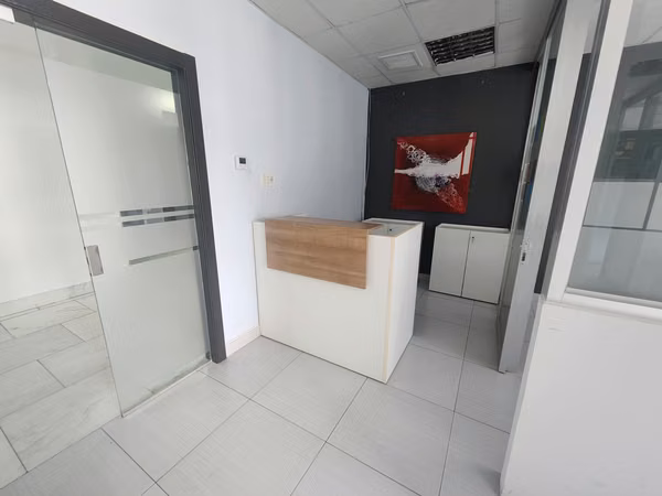 Office in Obarrio Amoblada!