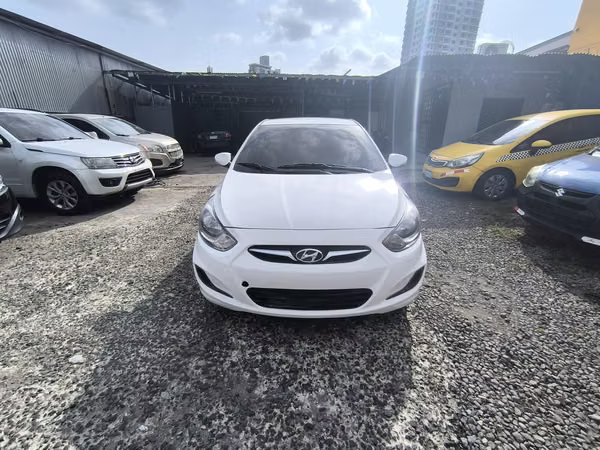 HYUNDAI ACCENT 2015 AUTOMATICO.... TODO ORIGINAL