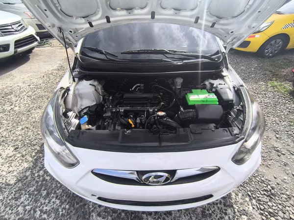 HYUNDAI ACCENT 2015 AUTOMATICO.... TODO ORIGINAL