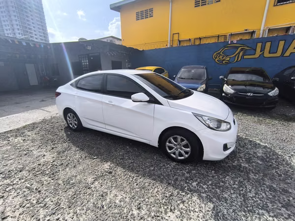HYUNDAI ACCENT 2015 AUTOMATICO.... TODO ORIGINAL