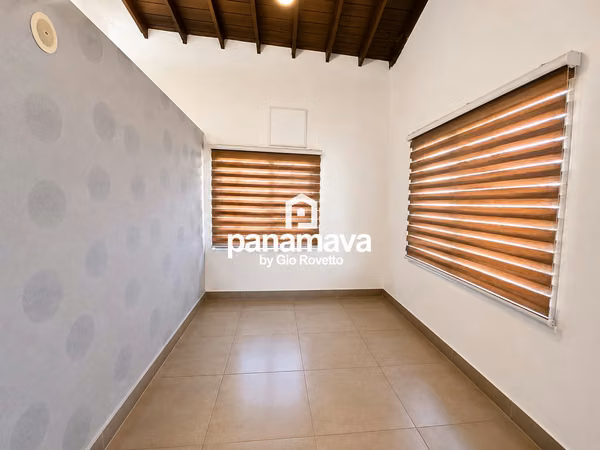 Commercial premises for rent on Vía Porras
