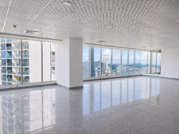 Alquiler de Oficina en Ave. Balboa, Bella Vista Torre Bicsa, 165m2