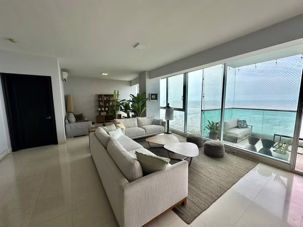 Ocean One - 124; 330 m ² - 124; High - 124; Sea view - 124; White line - 124; $4,000