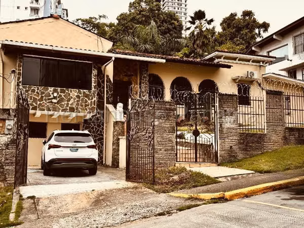 OFFICE FOR RENT IN LA CRESTA HQ COMMERCIAL BUILDING