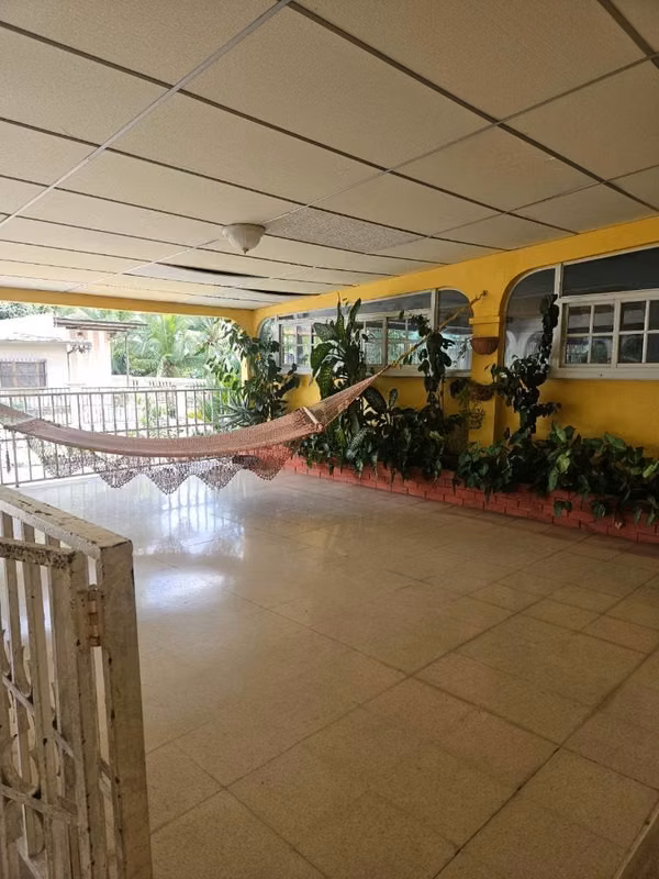 Casa en Cerró Viento, de 3 Rec y 1 Estudio -Venta solamente.