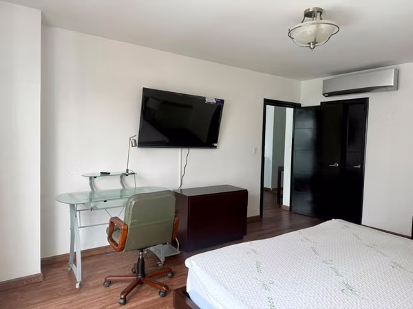Fully Furnished Apartment on Avenida Balboa
