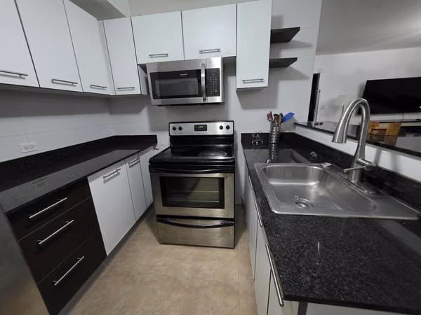 Fully Furnished Apartment on Avenida Balboa