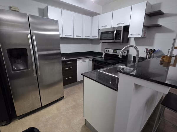 Fully Furnished Apartment on Avenida Balboa