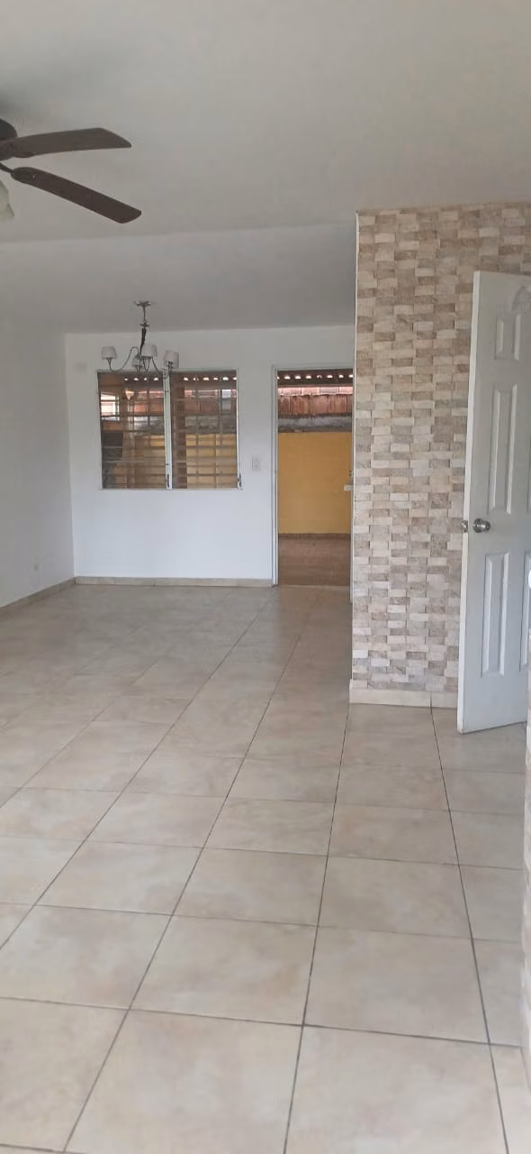 House for Sale in PH Las Praderas, San Antonio