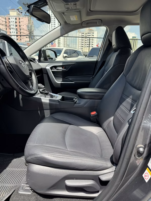 TOYOTA RAV4 2019