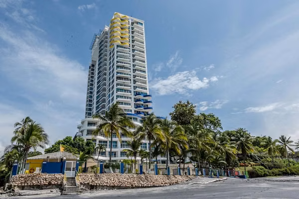 Apartamento con Vista al Mar en PH Coronado Bay, Coronado