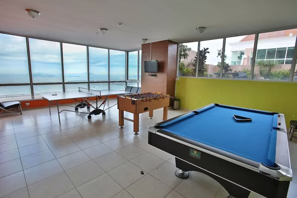 Spacious 2-bedroom apartment, fully furnished