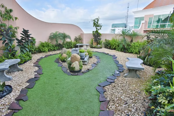 Spacious 2-bedroom apartment, fully furnished