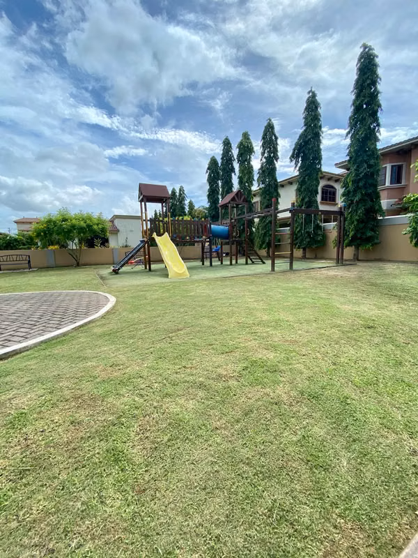 Sale of House in Residencial El Doral - Costa Sur - Close to Colegio Panama