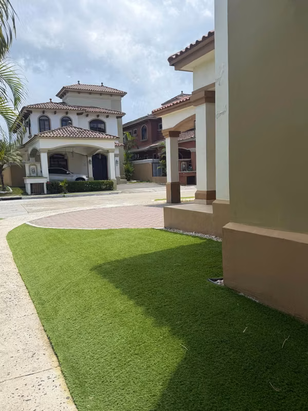 Sale of House in Residencial El Doral - Costa Sur - Close to Colegio Panama