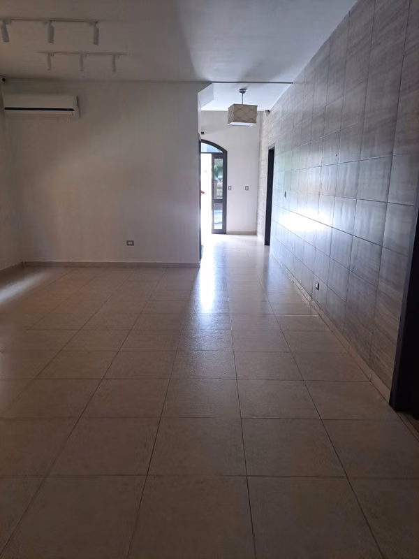 Sale of House in Residencial El Doral - Costa Sur - Close to Colegio Panama