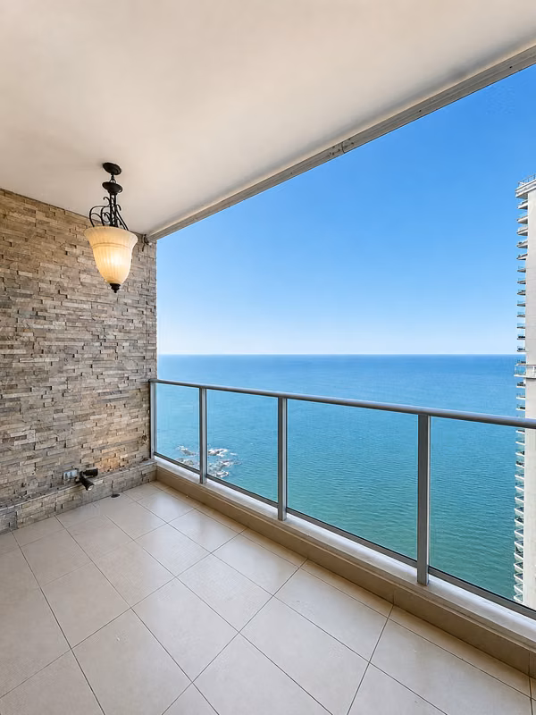 Venta de apartamento en Punta Pacífica - Frente al mar