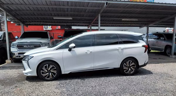 2025 Forthing Yacht U- Tour - perfectas condiciones - garantía hasta 2030