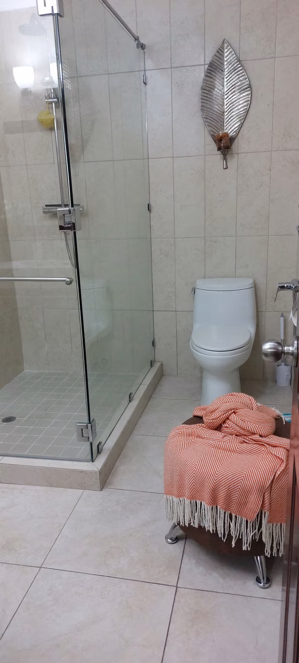 Habitación para dama con baño privado