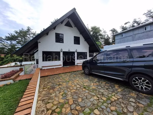 House for Sale in 24 de Diciembre JG
