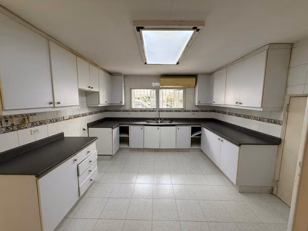 Sale of House in Altos del Golf - Private Complex - 4 Recamares - 7 Autos