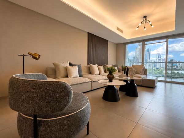Yacht Club Tower - 124; Apusto 11B - 124; Av. Balboa-124; Luxury Apartment