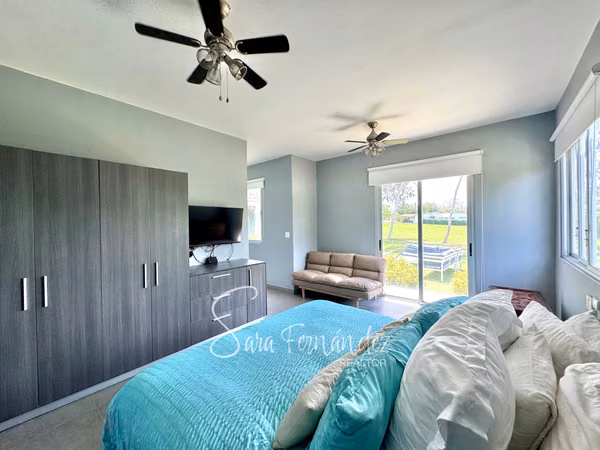 BEACH HOUSE FOR SALE IN BOAT TIP