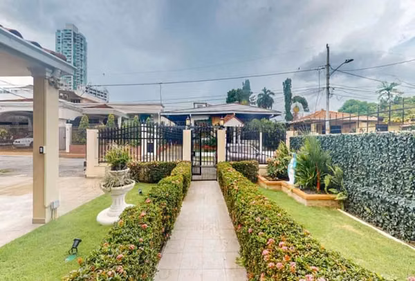 Sale of spacious and elegant house in Loma Alegre - San Francisco