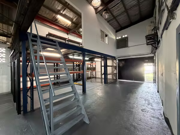 Commercial property rental in Llano Bonito