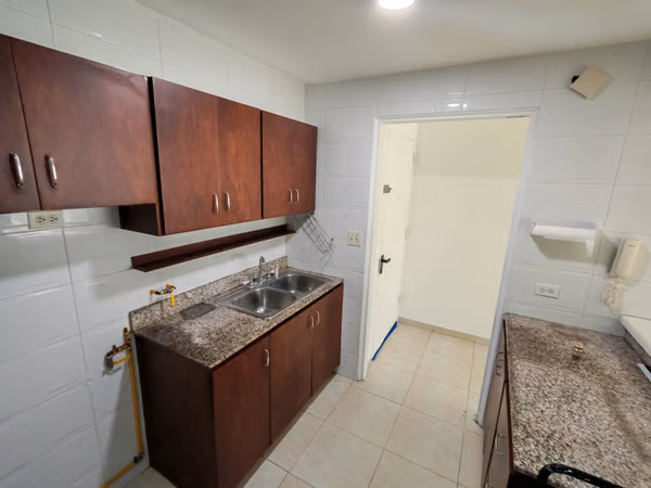 VENDO APARTAMENTO EL MARE 300