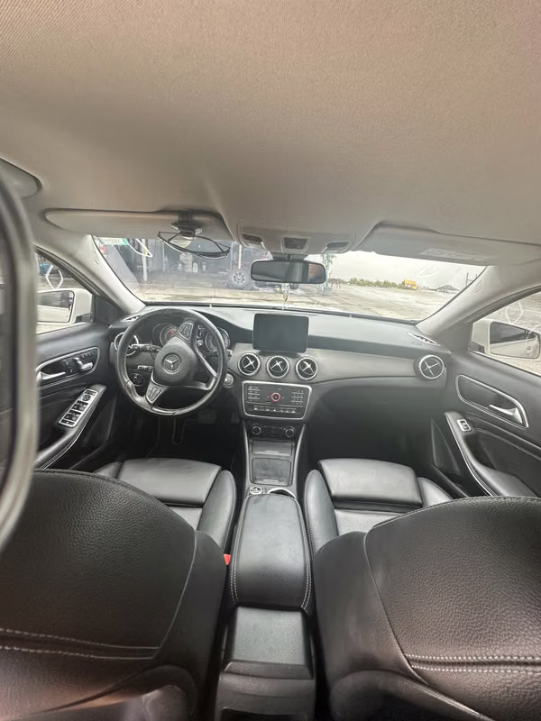 Mercedez Benz GLA 250 turbo 4MATIC 2017 Edicion especial techo y rines negros. Negociable