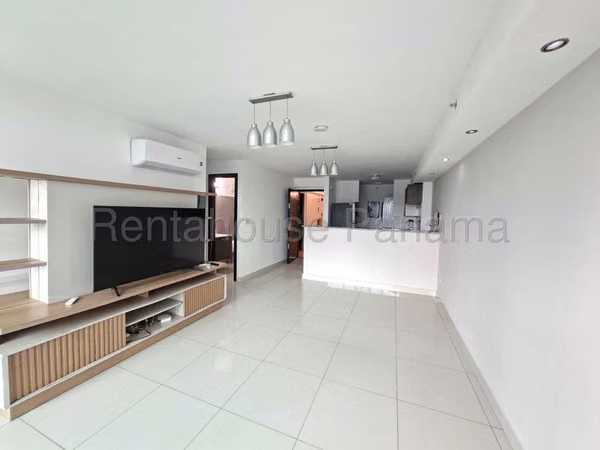 Alquilo Apartamento en Carrasquilla OF26-8246