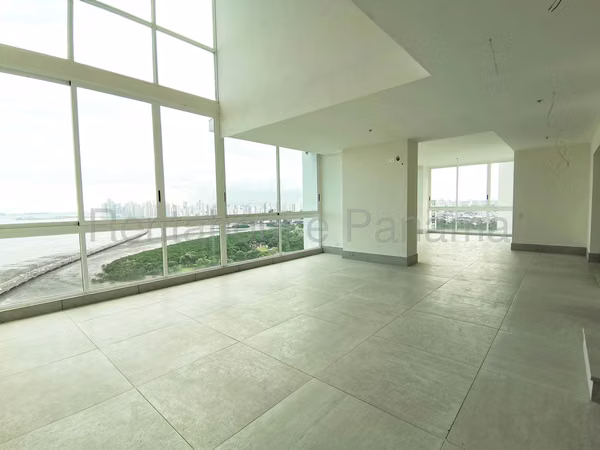 Vendo Apartamento en Costa del Este OF26-8768