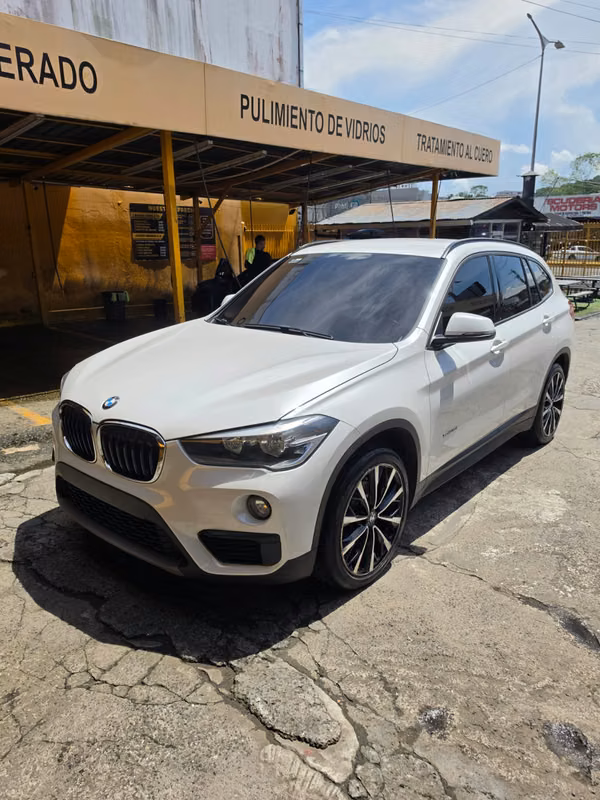 BMW X1 2018 | 73,000 km | Rines 19" | Excelente Estado | $9500